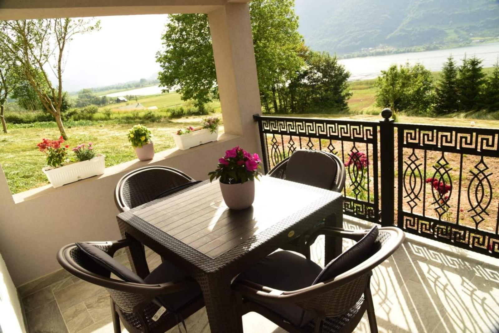 Lmm Apartmani Плав Экстерьер фото