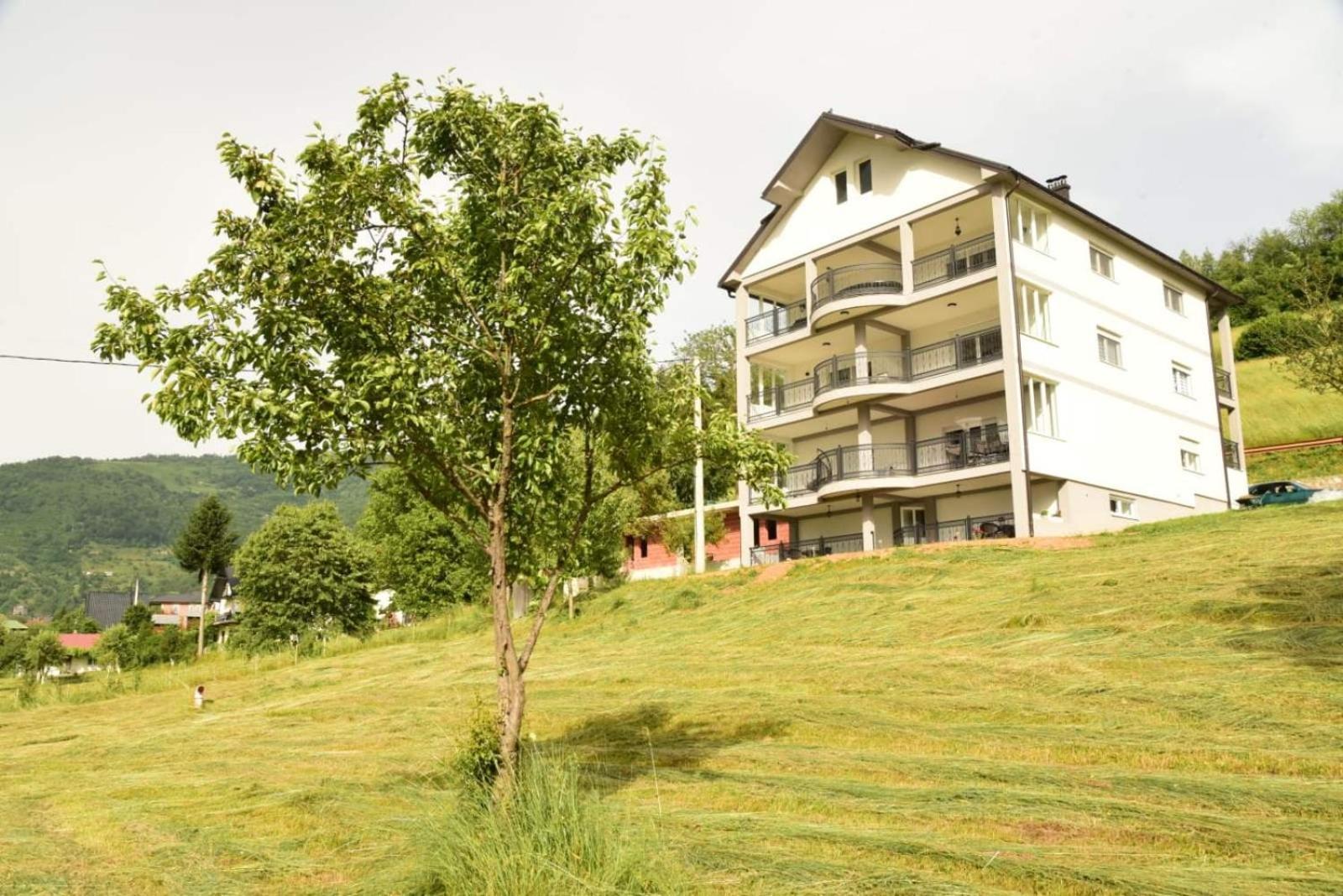 Lmm Apartmani Плав Экстерьер фото